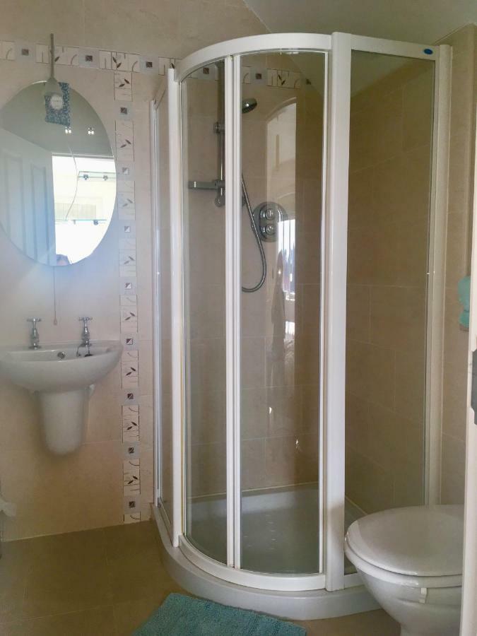 Curlew Apartment Knights Town Экстерьер фото